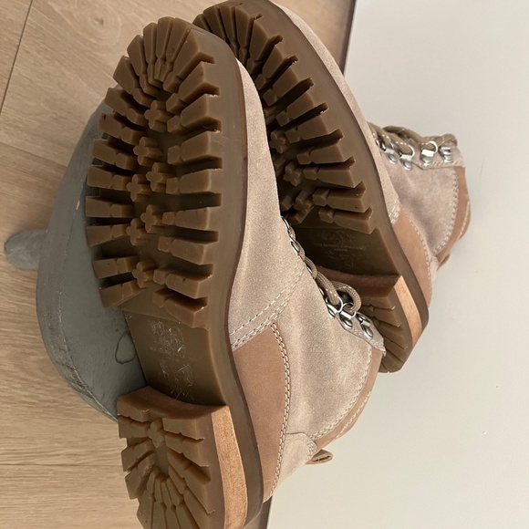 Boots - Picture 3 of 3